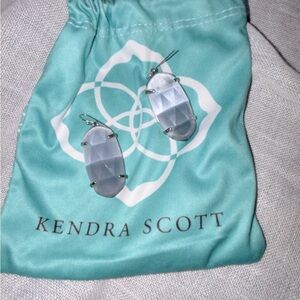 Kendra Scott Silver Elle Drop Earrings in Gray Pearl